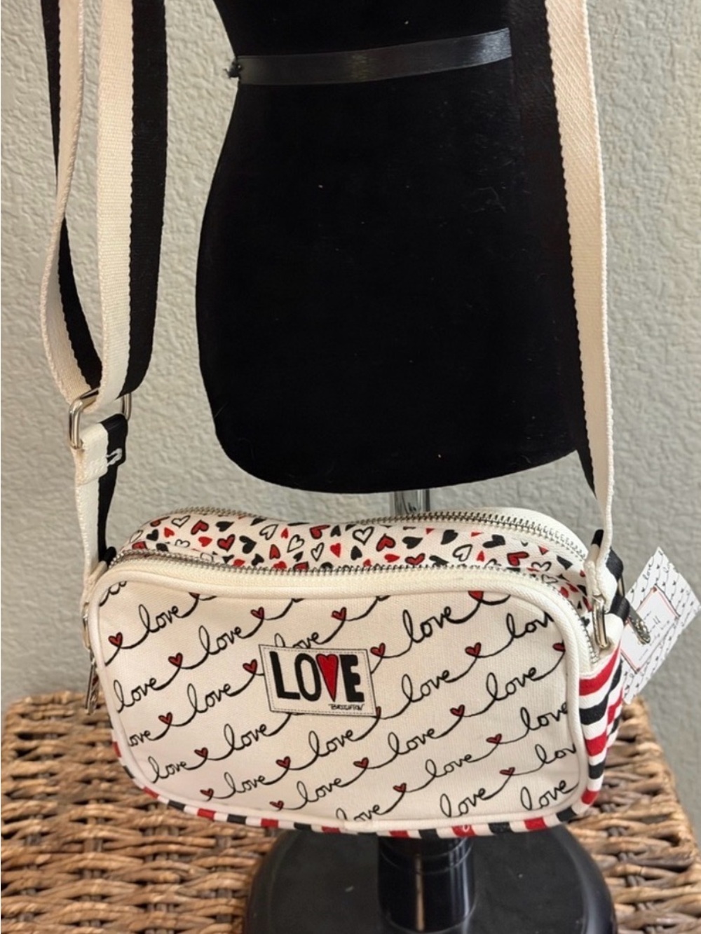 NWT Brighton Red & White Canvas
Love Hearts Crossbody Bag
Handwritten Scroll